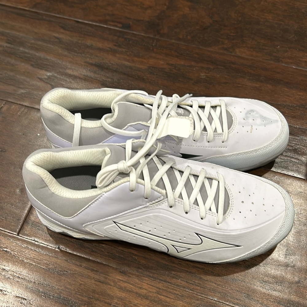 Softball cleats size 10 women’s